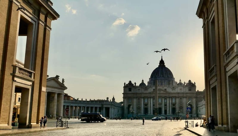 Rome: Guided Tour of St. Peter's Basilica, Grottoes & Square - What to wear and bring so entry stays smooth