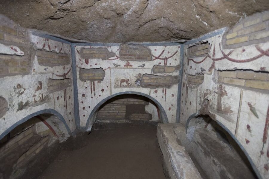 Rome: Guided Underground Tour - A 3-hour Underground circuit: what the timeline really feels like