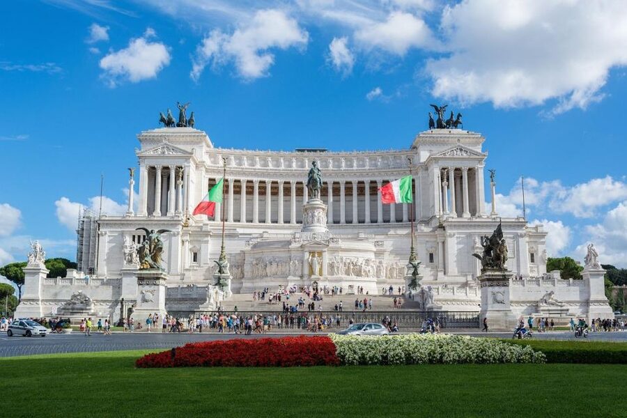 Rome: Guided Walking Tour in English - Why a 2.5-Hour Highlights Walk Works in Rome