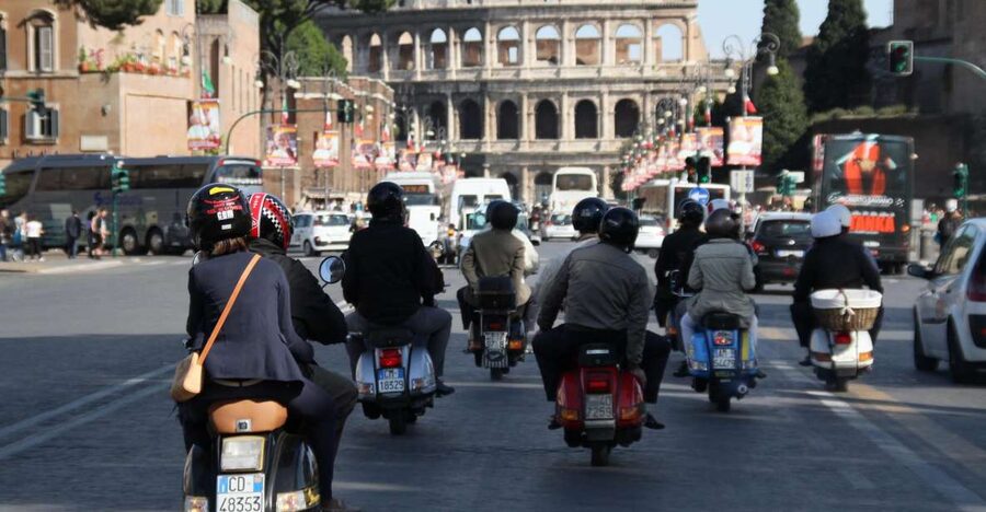 Rome: Half-Day Vespa Tour with Private Driver - The Big Sights Route: Coliseum to Vatican Stops