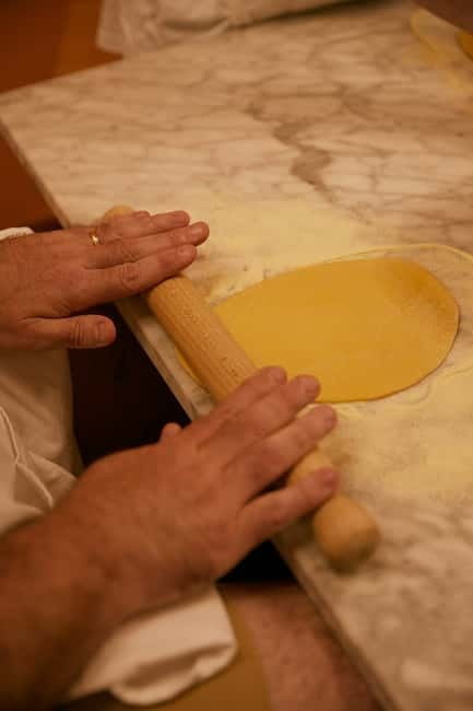 Rome: Hands-On Pasta and Gelato Class in the City Center - Finding the Towns of Italy School Near Piazza Venezia