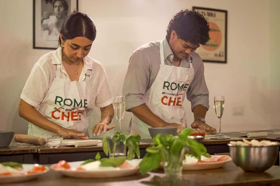 Rome: Hands-On Pizza Cooking Class with Spritz Mixology - Eating together: sharing your pizza and swapping Roman food tips
