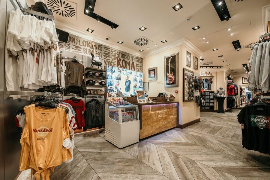 Rome: Hard Rock Cafe Experience - The Setting: Windows, People-Watching, and Rock Displays