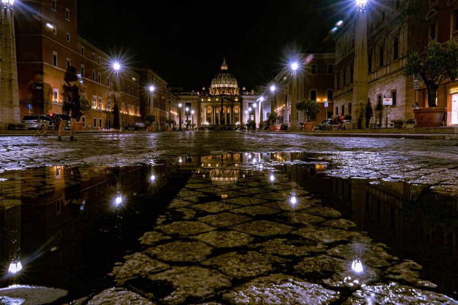 Rome: Haunted City Night Walking Tour - How the Guides Make It Fun: Humor, Interaction, and Clear English