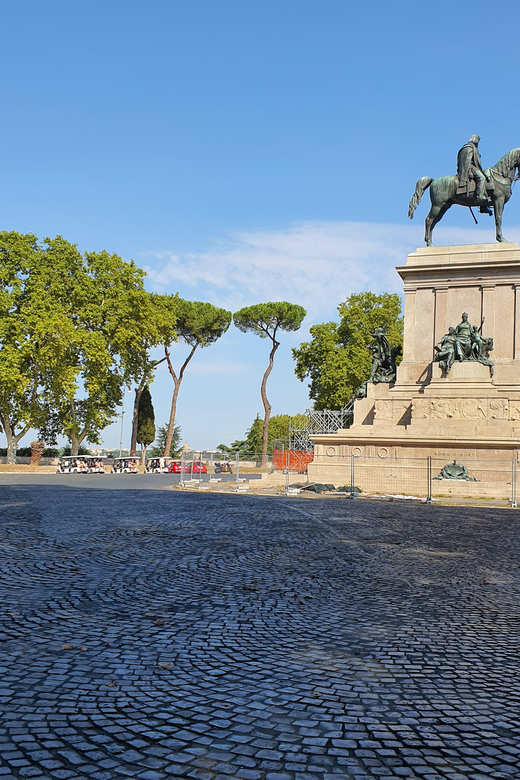 Rome: Highlights Golf Cart Tour with Pizza Snack & Gelato - Tiber River and Trastevere: the Rome of bends and bridges