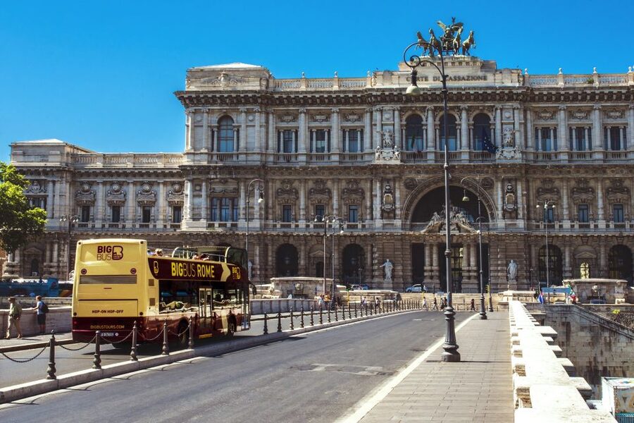 Rome: Hop-On Hop-Off Bus and Optional Cruise Port Transfer - Audio, Wi‑Fi, and the reality of learning Rome fast