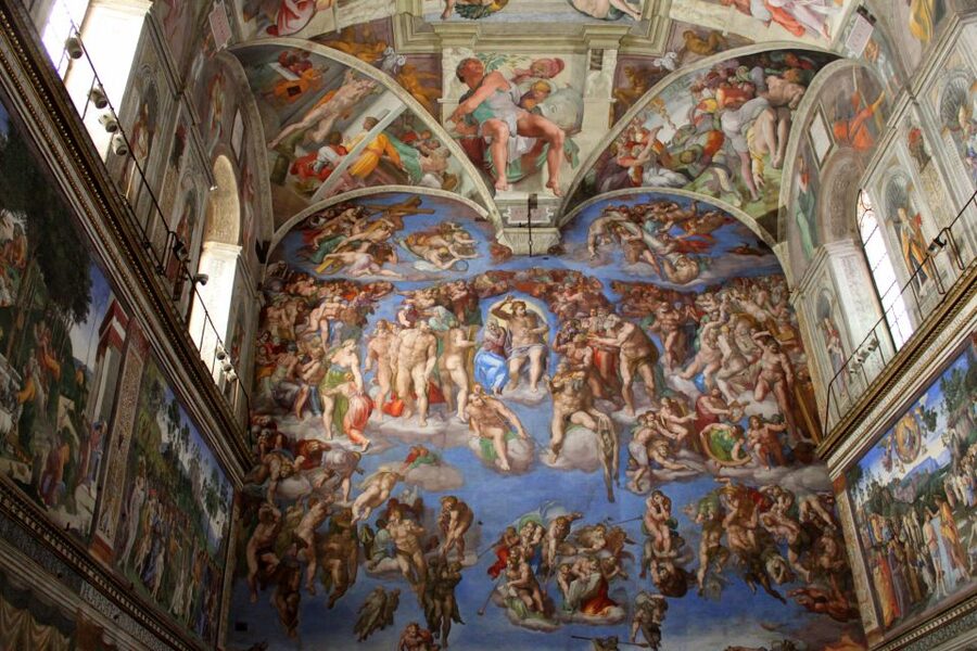 Rome: Hop-on Hop-off Bus & Vatican Museums Ticket - Piazza Barberini and Trevi Fountain: using the bus for Roman rituals