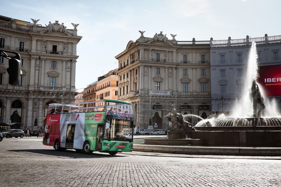 Rome: Hop-On Hop-Off Open-Top Bus City Tour - Piazza Venezia to the Vatican: two neighborhoods with very different energy