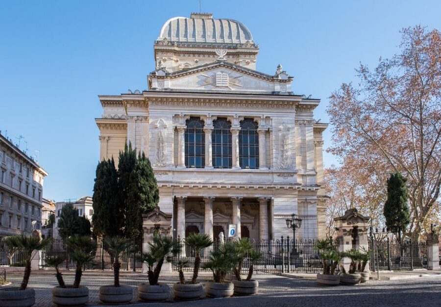 Rome: Jewish Ghetto, Great Synagogue & Trastevere Tour - Santa Maria in Trastevere: Where Art Shows Up Along the Way