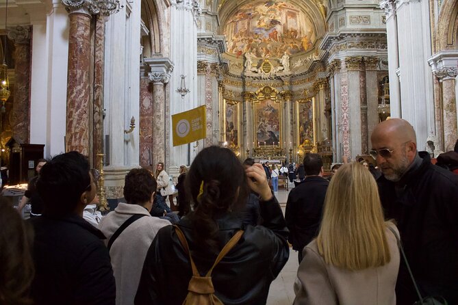 Rome Jubilee Walking Tour of Churches, Bridges & Legends - Stop 5: Via dei Coronari and the pilgrim route’s everyday reality