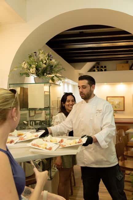 Rome: Local Food and Wine Tour in Trastevere & Heart of Rome - Who this tour suits best (and who should skip it)