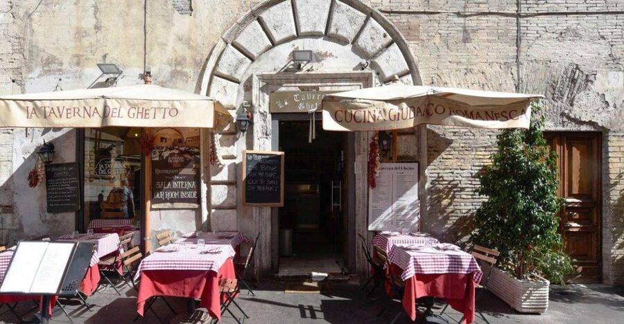 Rome: Lunch or Dinner with typical Roman Dishes - Drinks included: wine, water, and espresso in set amounts