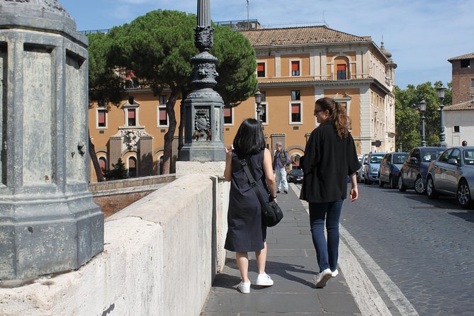 Rome Max 6 People Walking Tour: Pantheon, Trevi Fountain, Gelato - Gelato stop that fits the walk instead of interrupting it