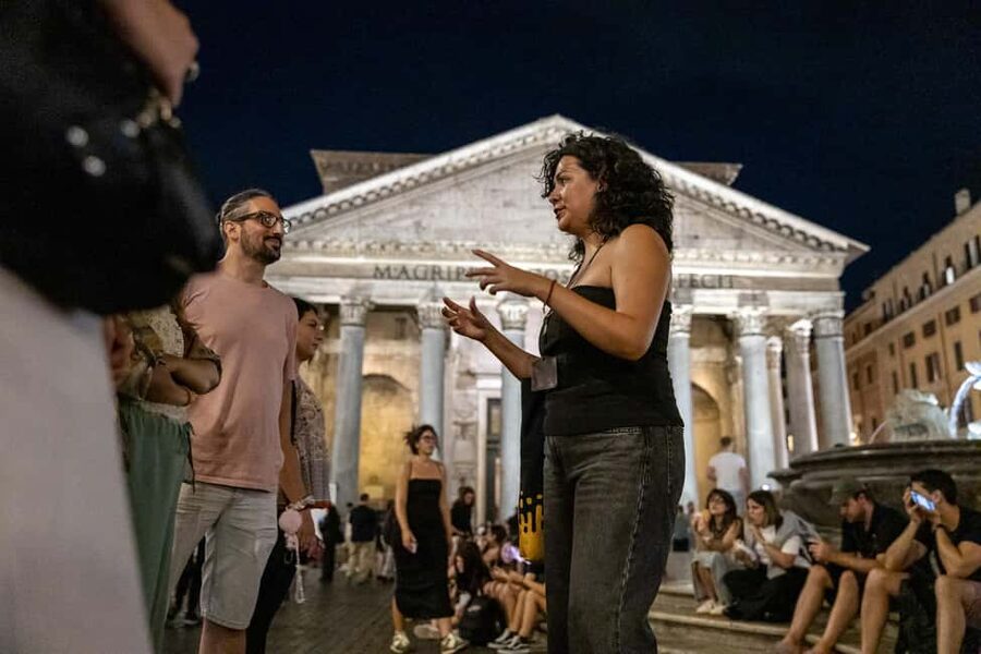 Rome: Moonlight Guided Walking Tour – Free for Kids - Why Rome at night feels different (and easier on your feet)