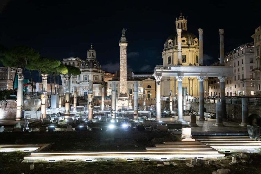 Rome: Moonlight Guided Walking Tour – Free for Kids - The Colosseum finish: a secret viewpoint moment