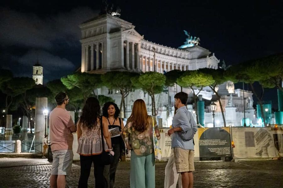 Rome: Moonlight Guided Walking Tour – Free for Kids - Starting with Piazza Navona’s Four Rivers and photo-worthy mood