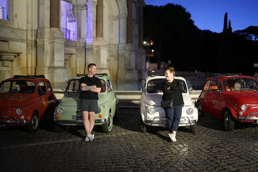 Rome: Night Photo Session in a Fiat 500 with Aperol Spritz - Small-group comfort in a vintage Fiat 500