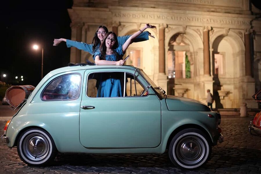 Rome: Night Photo Session in a Fiat 500 with Aperol Spritz - Terrazza del Gianicolo and Fontana dell’Acqua Paola: the classic “wow” combo