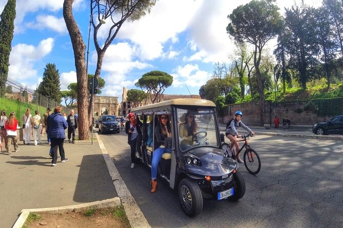 Rome Night Tour Highlights by Luxury Golf Cart - Trevi Fountain: best light, plus help getting a closer view