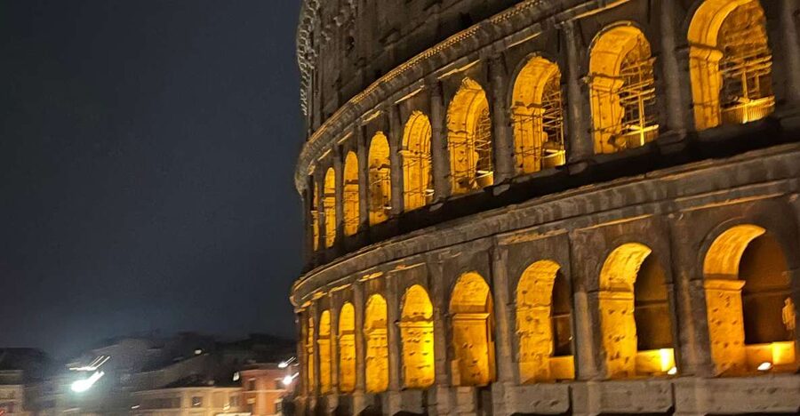 Rome: Nighttime Tour Outside the Colosseum with Local Guide - Key highlights at a glance