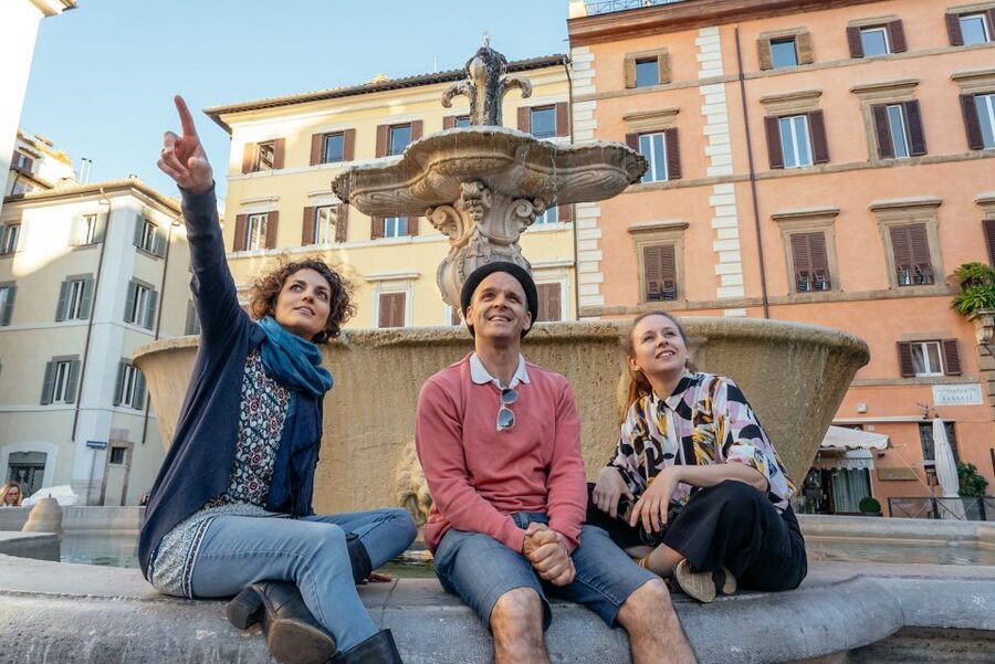 Rome: Off-the-Beaten-Track Private Walking Tour - Dodging crowds near the Colosseum and Pantheon area