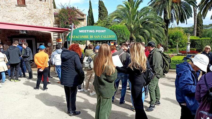 Rome: Official Catacombs Guided Tour with Golf Cart Shuttle - The Driver and Guide Factor: When the Ride Becomes Part of the Story