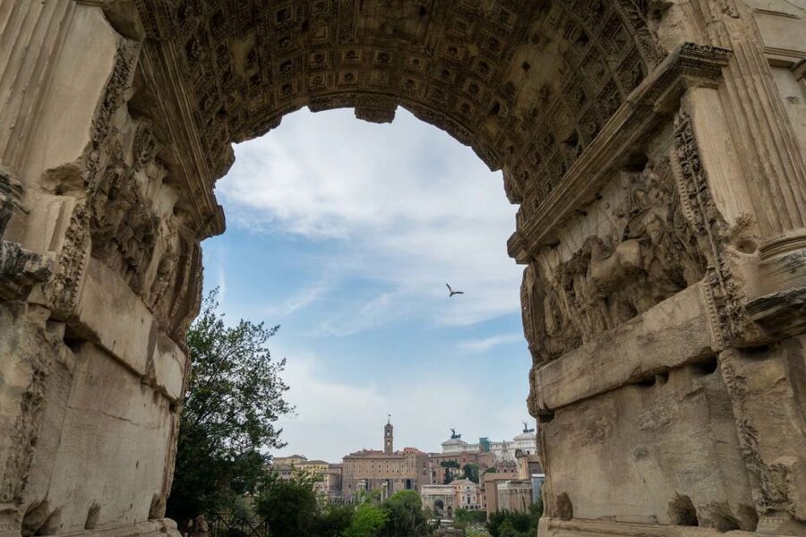 Rome: Official Colosseum, Roman Forum and Palatine Hill Tour - Footwear, rules, and heat tips that keep the day sane