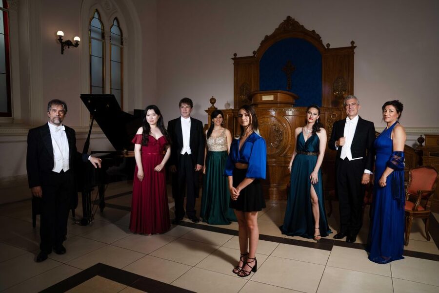 Rome: "Opera's Greatest Hits" Opera Concert with Aperitif - The aperitif, snacks, and the chance to meet the artists