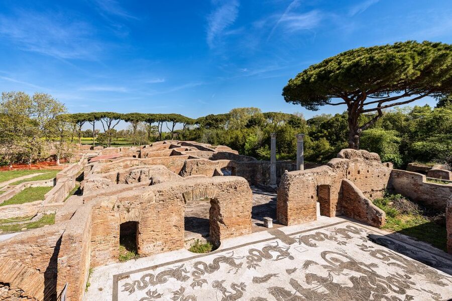 Rome: Ostia Antica Archaeological Park Ticket & Audio App - Apartment blocks: the everyday Rome factor