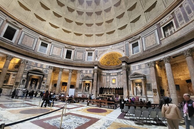 Rome: Pantheon Skip-the-Line Ticket - The pickup point near the Pantheon: the step people mess up