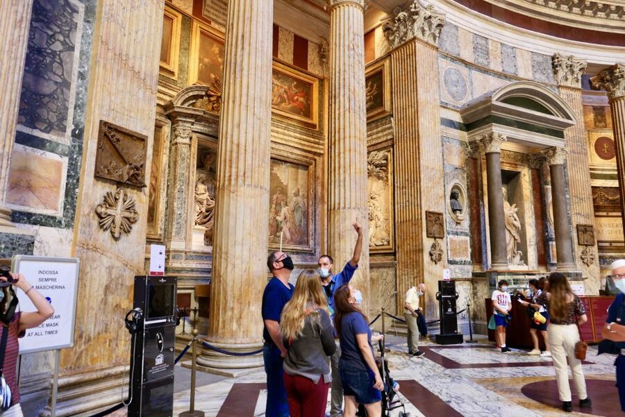 Rome: Pantheon Small Group Tour and Skip-the-Line Ticket - Small-group pacing: what you gain when max out is 10 people