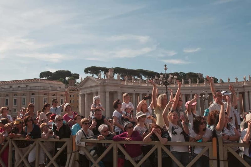 Rome: Papal Audience with Pope Leo XIV & Expert Guide - The “big moment” in Saint Peter’s Square: Pope Leo XIV up close