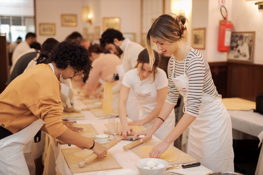 Rome: Pasta and Tiramisu Cooking Class in Piazza Navona - Key Details at a Glance