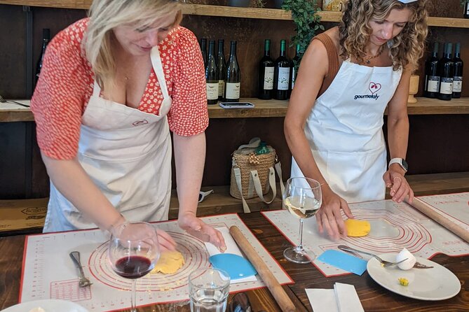 Rome: Pasta Cooking Class, Dinner & Wine in Authentic Restaurant - Wine, Water, and How the Meal Becomes a Night Out