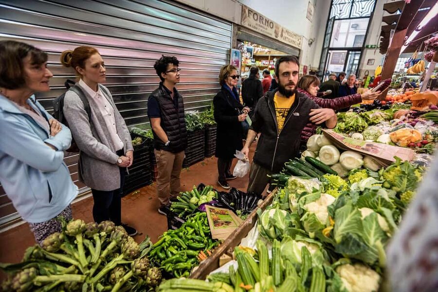 Rome: Pasta Cooking Class with Market Visit and Wine - Entering the Nomentano Market Before the Cooking