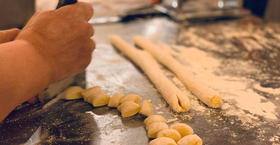 Rome: Pasta & Tiramisu Class with Free Flowing Fine Wine - Meeting the Guides and Getting in the Right Rhythm