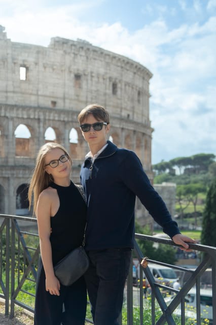 Rome: Photo Shoot Tour with Professional Photographer - How the pose coaching actually feels on the ground