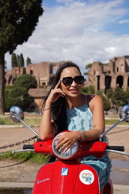 Rome: Photography services by Vespa with Aperol Spritz - Giardino degli Aranci: a break with stories and photo angles