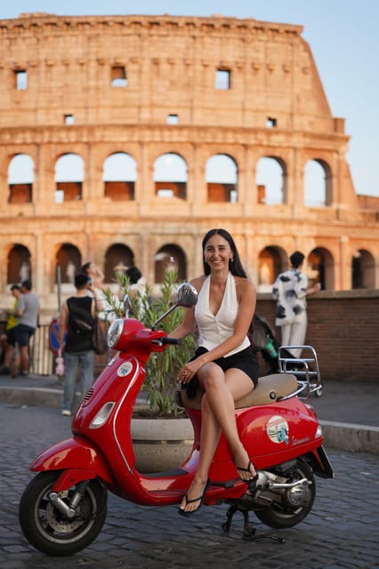 Rome: Photography services by Vespa with Aperol Spritz - Trastevere streets and Fontana dell’Acqua Paola