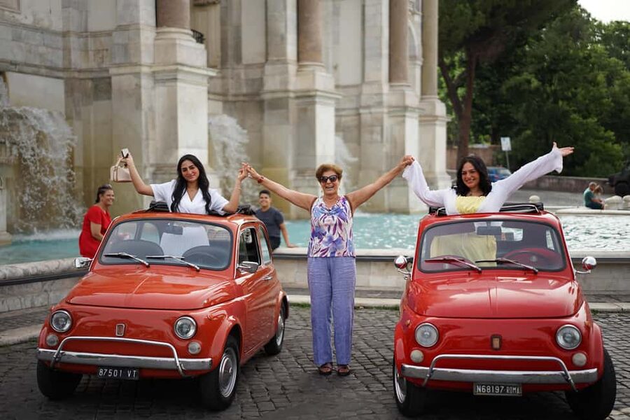 Rome: Photoshoot Service with Vintage Fiat 500 - Circus Maximus pass-by: seeing scale without the detour