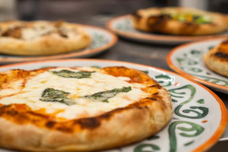 Rome: Pizza and Gelato Cooking Class with Wine - Wine, coffee, and the small-group cooking rhythm