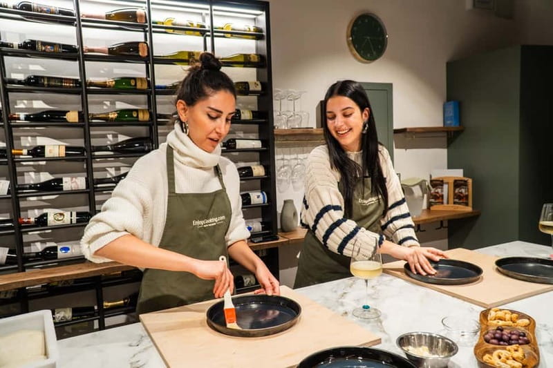 Rome: Pizza and Gelato Cooking Class with Wine - Pizza from scratch: kneading dough like a Roman pizzaiolo
