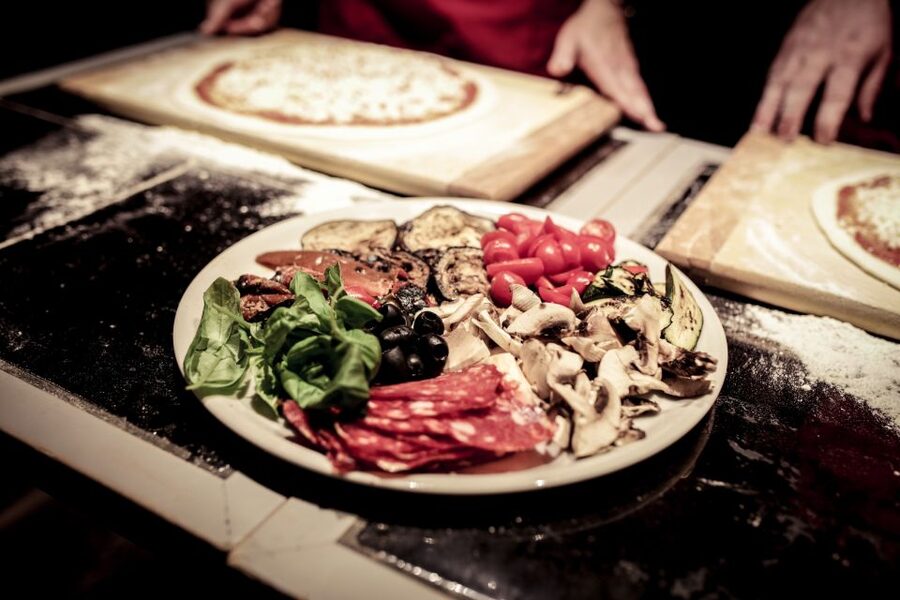 Rome: Pizza-Making Course with Dinner - Toppings You Pick: Garnishing Like a Pizzaiolo