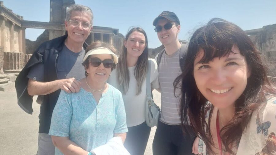 Rome: Pompeii Tour with Wine and Lunch by High Speed Train - High-Speed Train to Naples and private coach to Pompeii