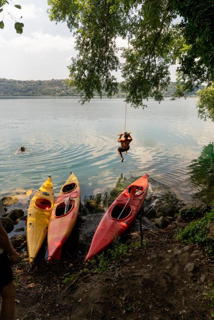 Rome: Popes' Lake, Kayak Tour with Swimming & Roman Pizza - Castel Gandolfo Views: Landmarks You See While Paddling
