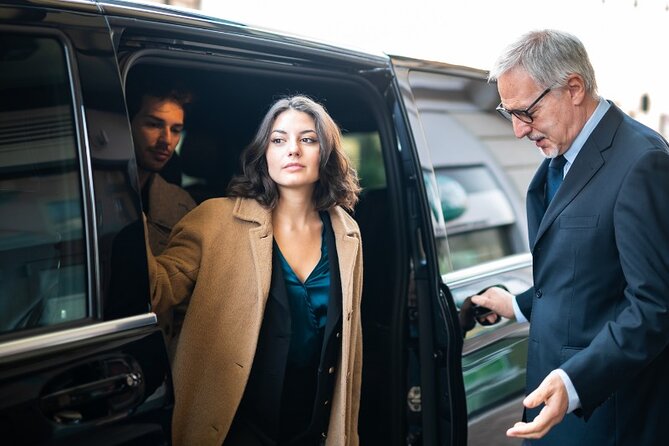 Rome Private Airport Transfer to City Center - Airport-to-city transfer without the heavy-luggage headache