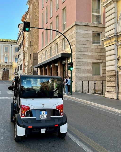 Rome: Private Tour by Golf Cart with Pickup - Piazza Venezia and the Colosseum, seen from the right angle