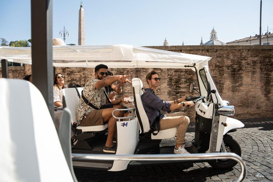 Rome: Private Tuk Tuk Tour with Hotel Pickup and Prosecco - What it’s like to be with a private guide in Rome (and why it matters)
