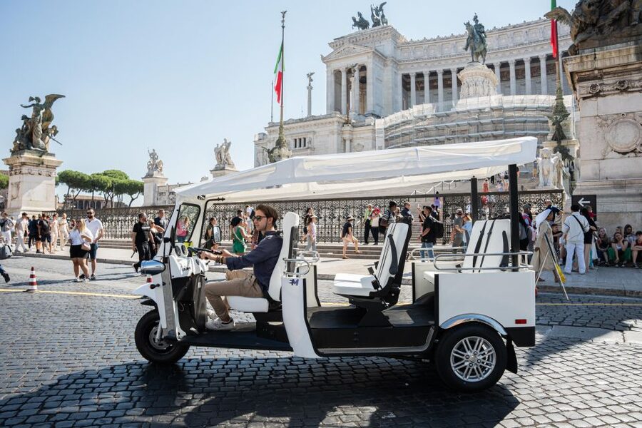 Rome: Private Tuk Tuk Tour with Hotel Pickup and Prosecco - Janiculum Hill Prosecco: the view stop that earns its spot