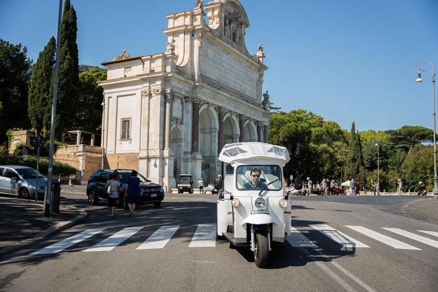 Rome: Private Tuk Tuk Tour with Hotel Pickup and Prosecco - Hotel pickup and drop-off: the real convenience you’re paying for